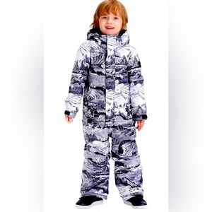 GSOU SNOW kids ski suit. Snow suit. 5T. Black and white